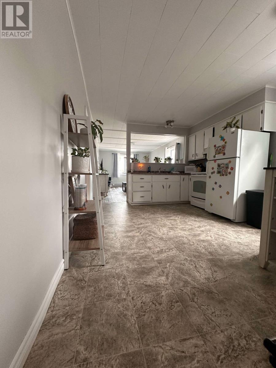 375 A & B Creston Boulevard, Marystown, NL - Indoor Photo Showing Other Room