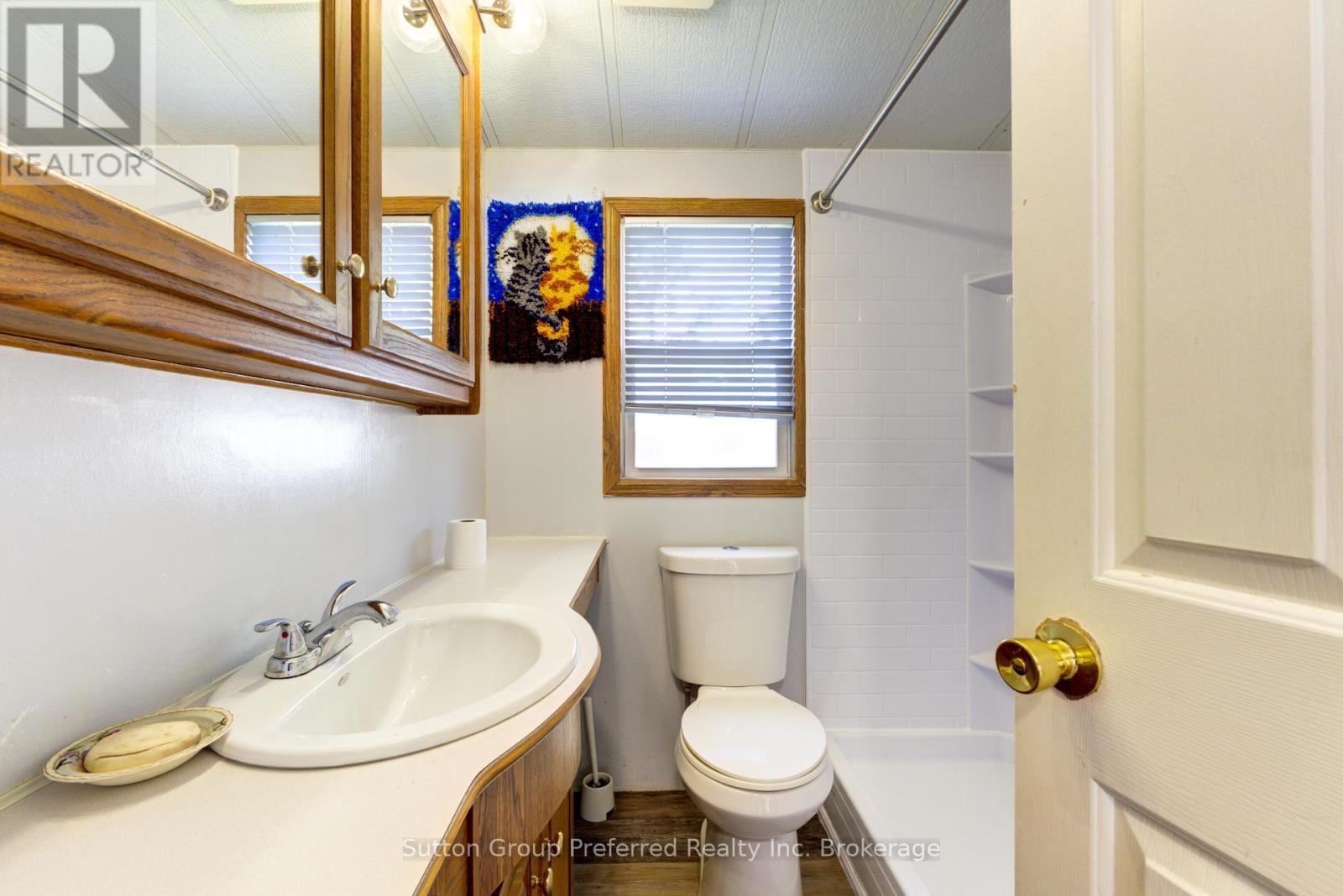 Updated bath with walkin shower - 94 - 495856 10Th Line, East Zorra-Tavistock, ON