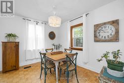 Dining room overlooking the garden -