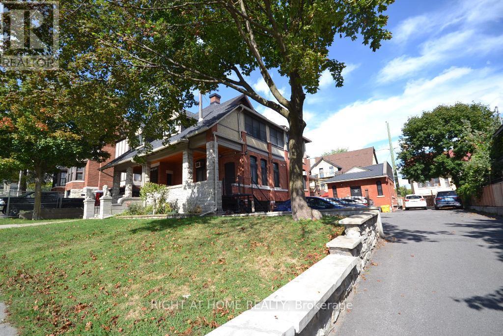 101 - 17 Marlborough Avenue, Ottawa, ON