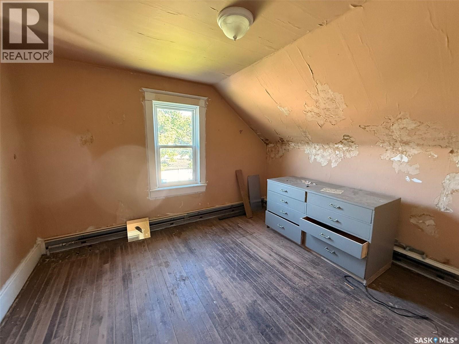 577 Central Avenue N, Swift Current, SK - Indoor