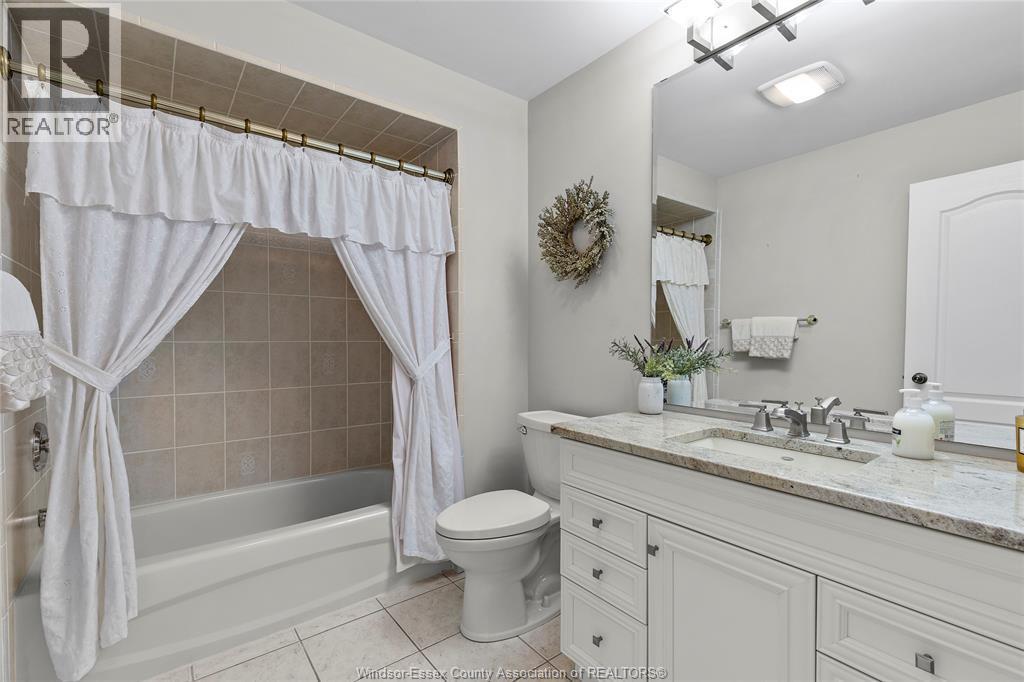 3535 Turner Road, Windsor, ON - Indoor Photo Showing Bathroom