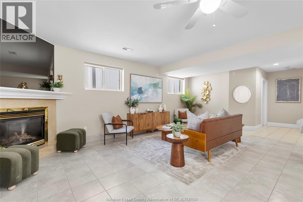 3535 Turner Road, Windsor, ON - Indoor Photo Showing Living Room With Fireplace