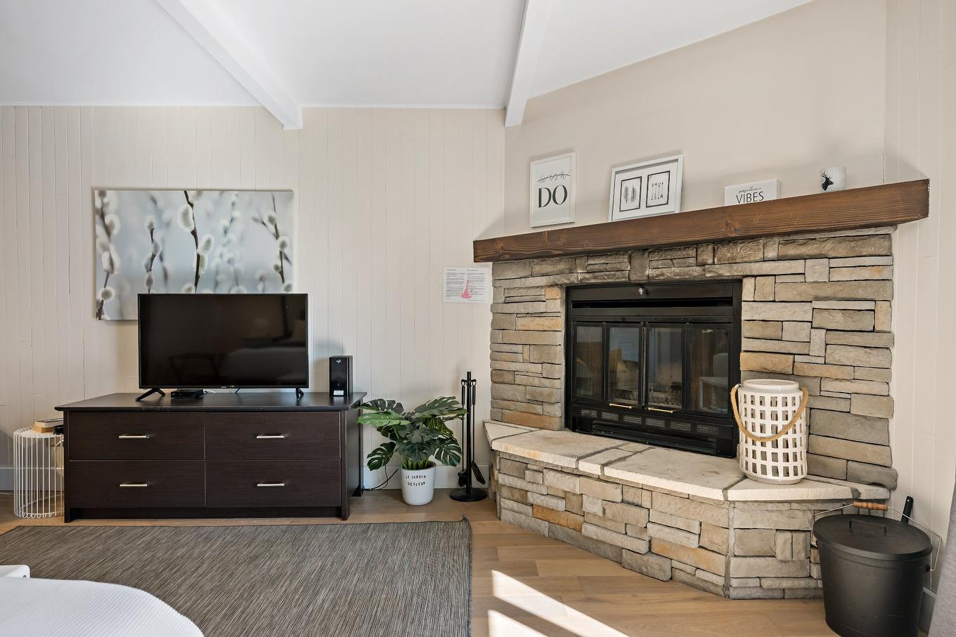 Loft - 422-231 Ch. De Lac-Tremblant-Nord, Mont-Tremblant, QC