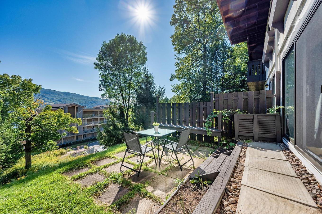 Patio - 422-231 Ch. De Lac-Tremblant-Nord, Mont-Tremblant, QC