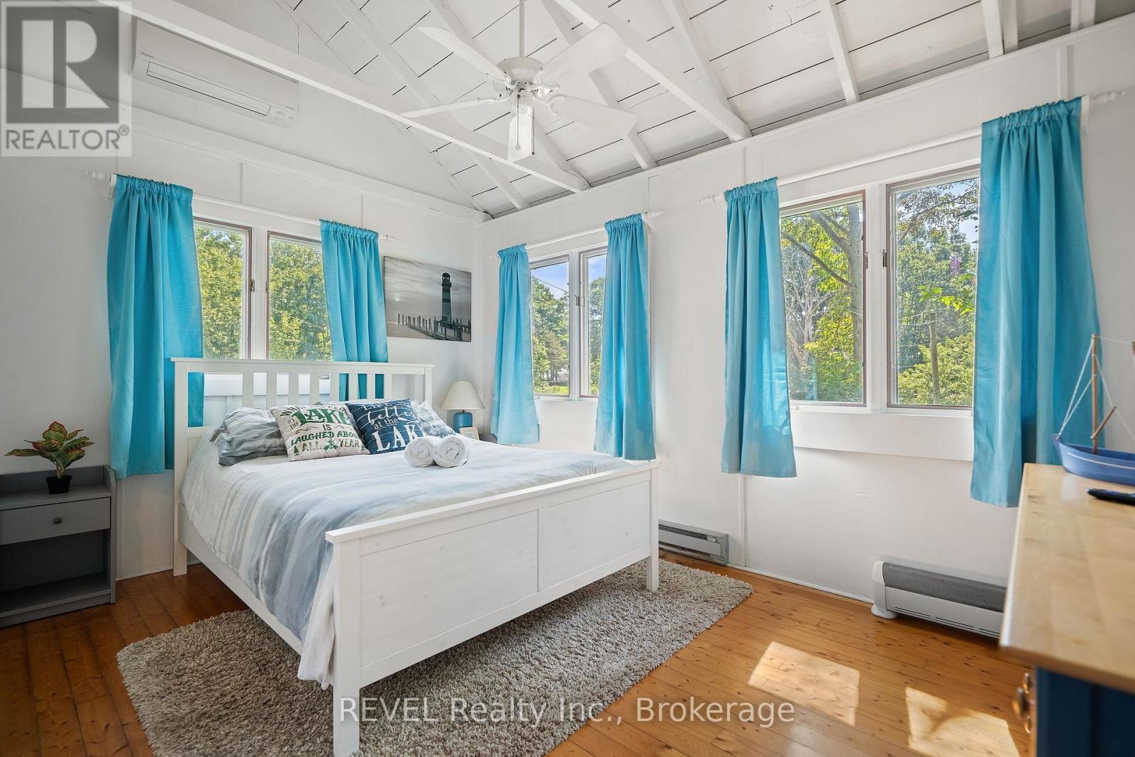 3606 Firelane 12, Port Colborne (Sherkston), ON - Indoor Photo Showing Bedroom