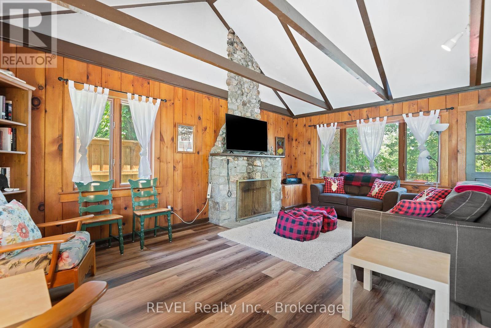 3606 Firelane 12, Port Colborne (Sherkston), ON - Indoor Photo Showing Living Room With Fireplace
