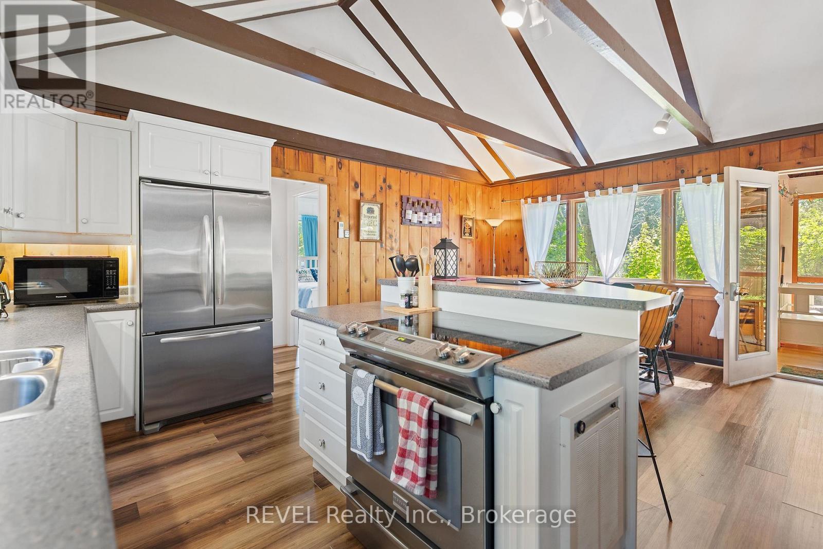 3606 Firelane 12, Port Colborne (Sherkston), ON - Indoor Photo Showing Kitchen