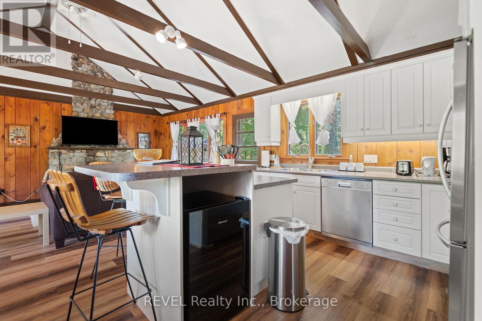 3606 Firelane 12, Port Colborne (Sherkston), ON - Indoor Photo Showing Kitchen