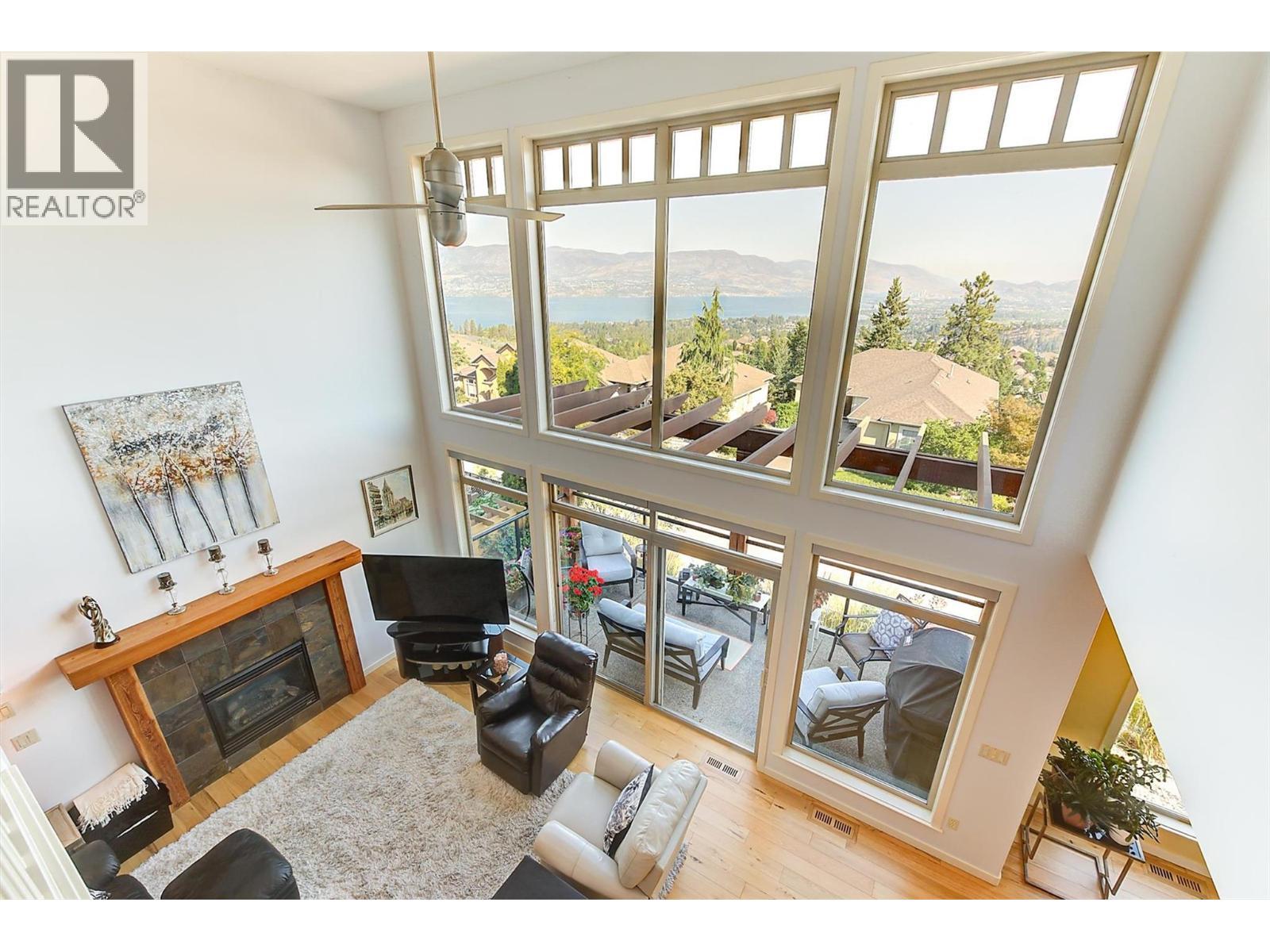755 South Crest Drive, Kelowna, BC - Indoor With Fireplace