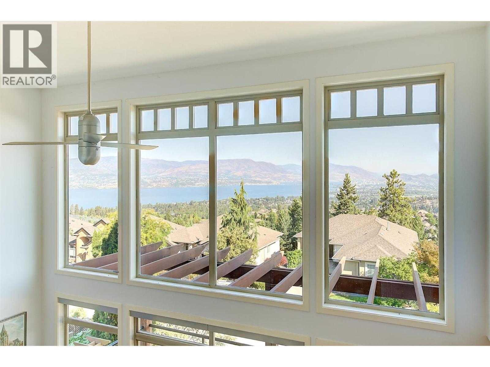 755 South Crest Drive, Kelowna, BC - Indoor Photo Showing Other Room