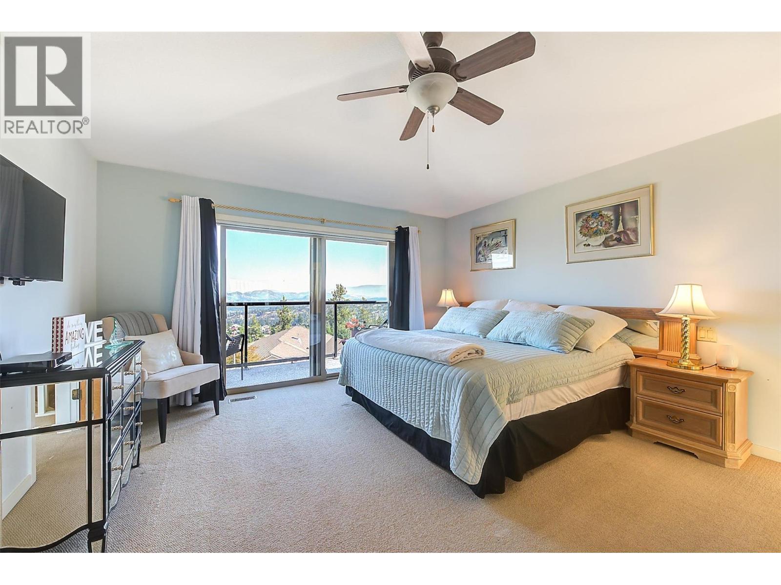 755 South Crest Drive, Kelowna, BC - Indoor Photo Showing Bedroom