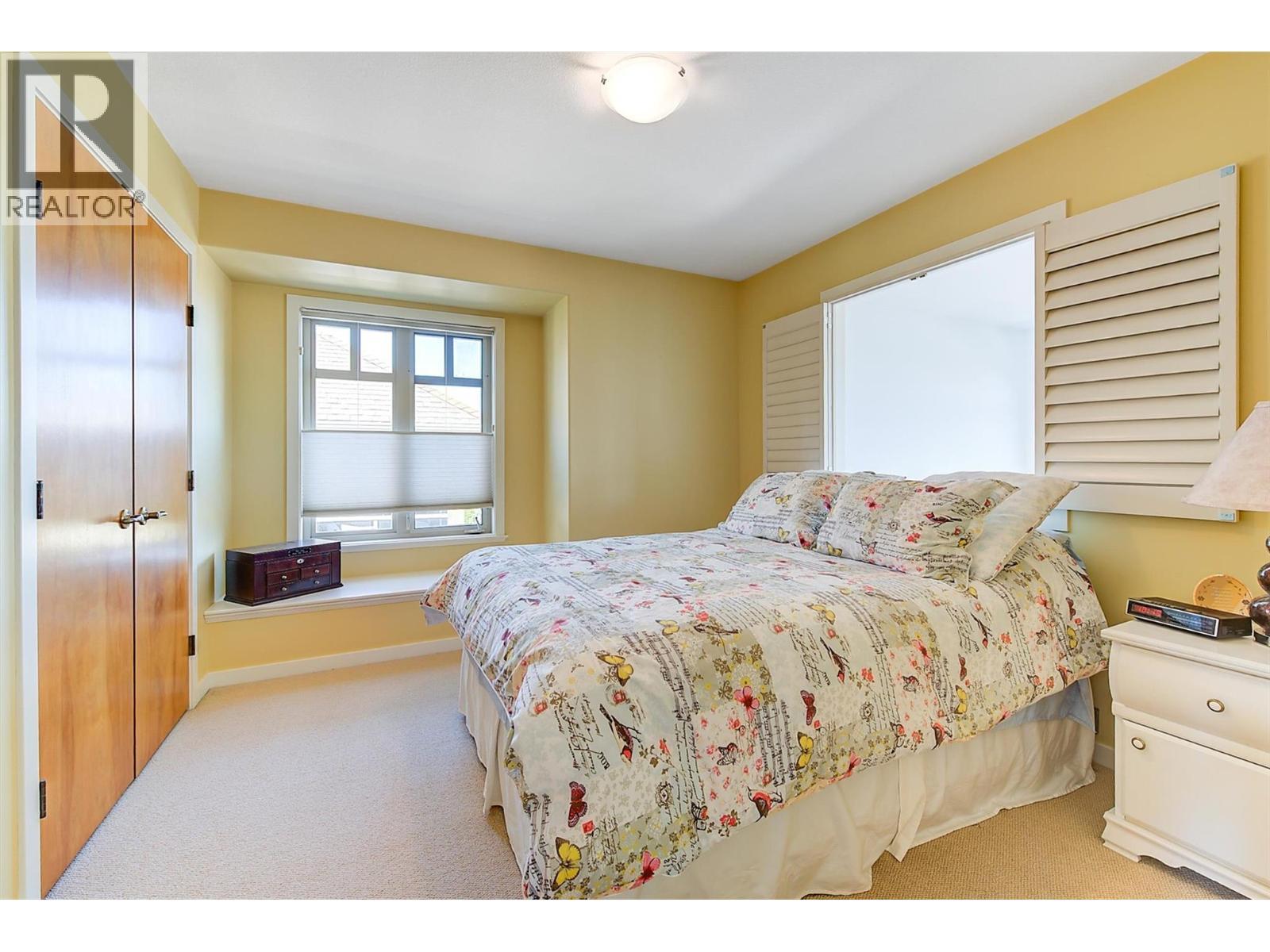 755 South Crest Drive, Kelowna, BC - Indoor Photo Showing Bedroom