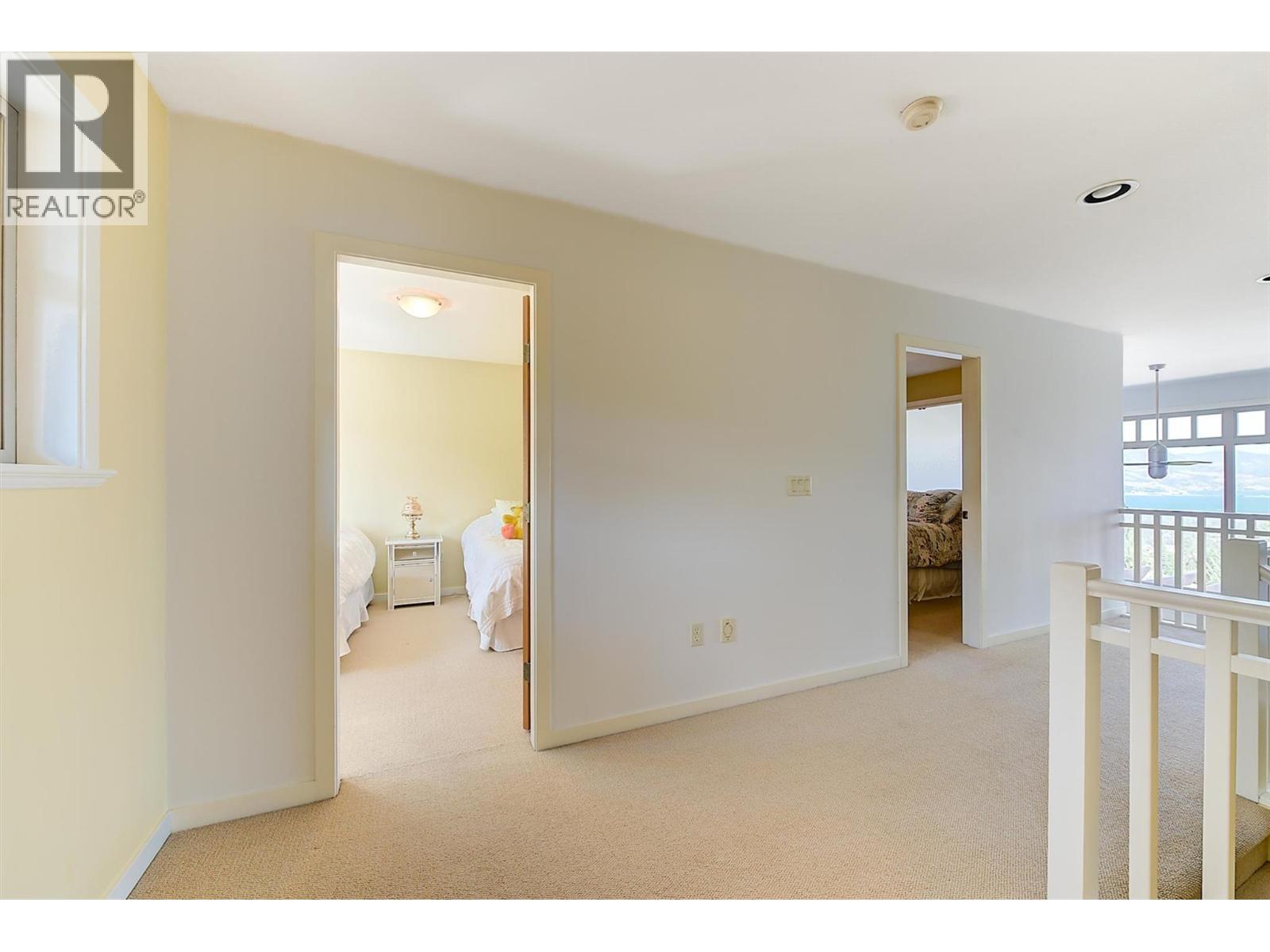 755 South Crest Drive, Kelowna, BC - Indoor Photo Showing Other Room