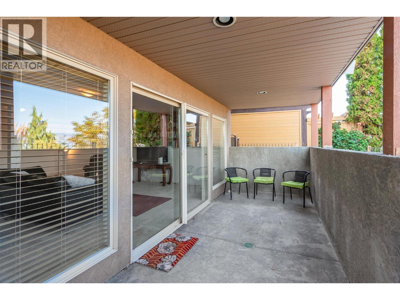 755 South Crest Drive, Kelowna, BC - Outdoor With Deck Patio Veranda With Exterior