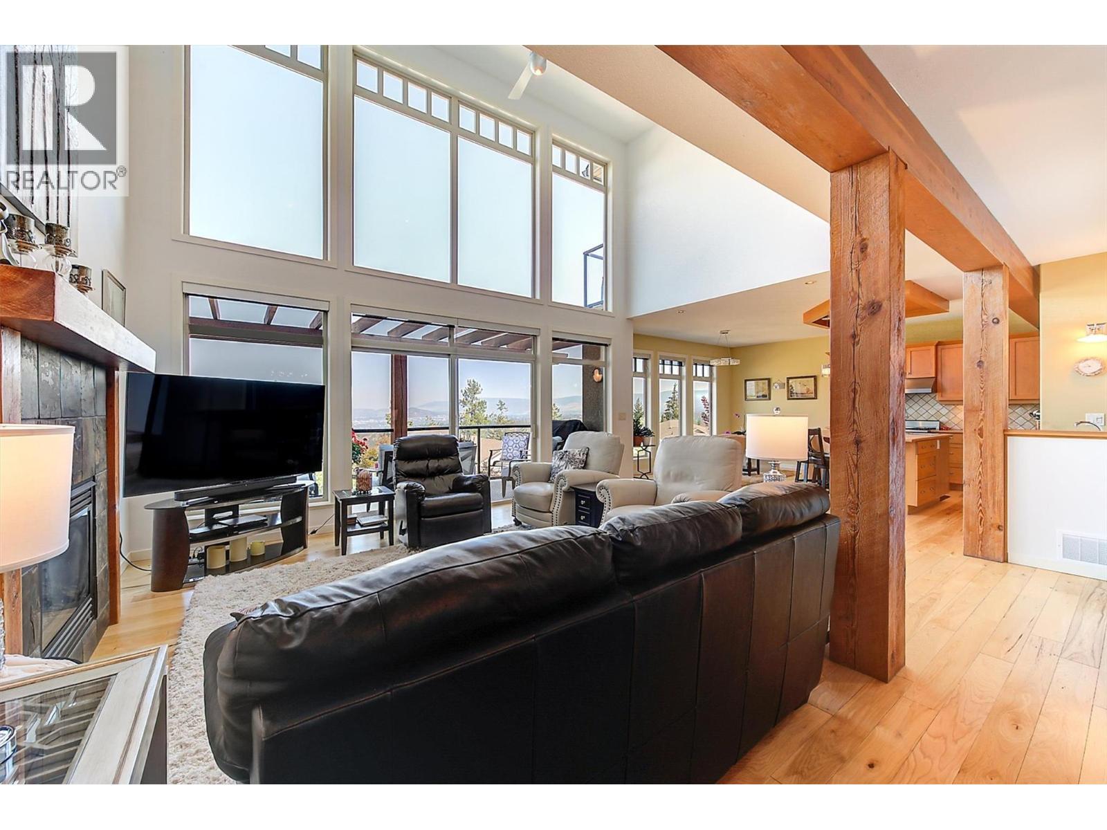 755 South Crest Drive, Kelowna, BC - Indoor Photo Showing Other Room