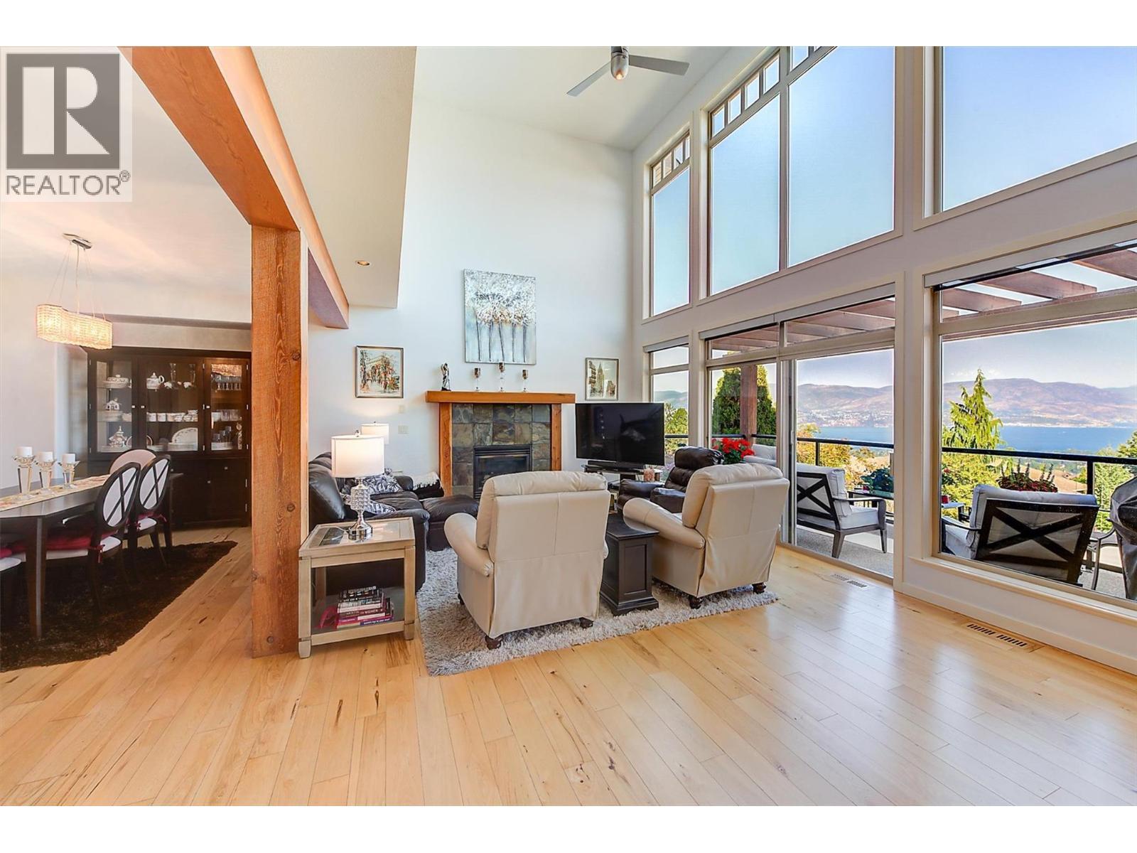 755 South Crest Drive, Kelowna, BC - Indoor With Fireplace