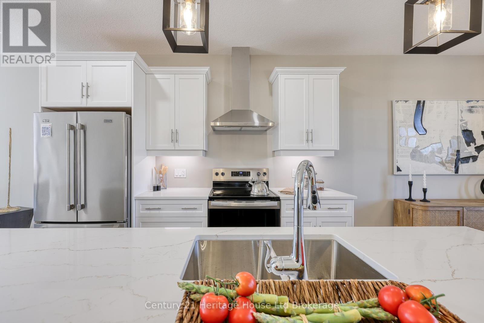 12 - 19 Anderson Street, Woodstock (Woodstock - South), ON - Indoor Photo Showing Kitchen