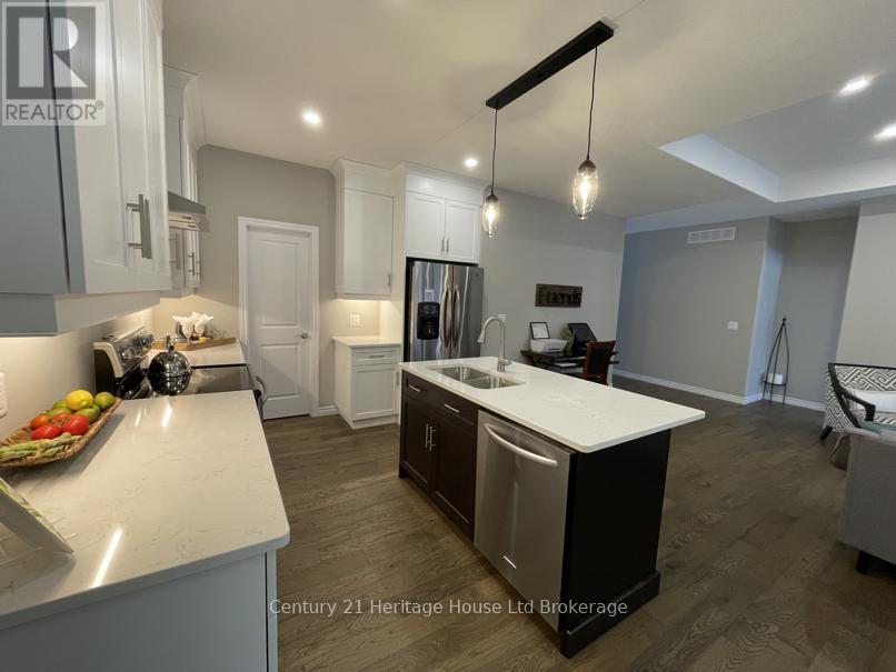 22 Matheson Crescent, East Zorra-Tavistock (Innerkip), ON - Indoor Photo Showing Kitchen With Double Sink
