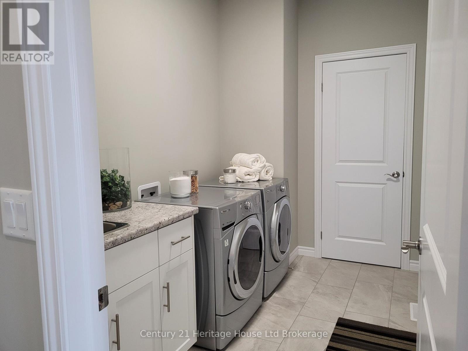 22 Matheson Crescent, East Zorra-Tavistock (Innerkip), ON - Indoor Photo Showing Laundry Room