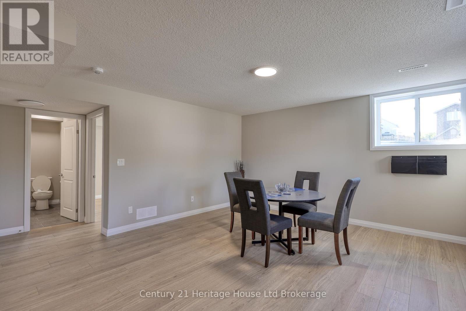 14 - 19 Anderson Street, Woodstock (Woodstock - South), ON - Indoor Photo Showing Dining Room