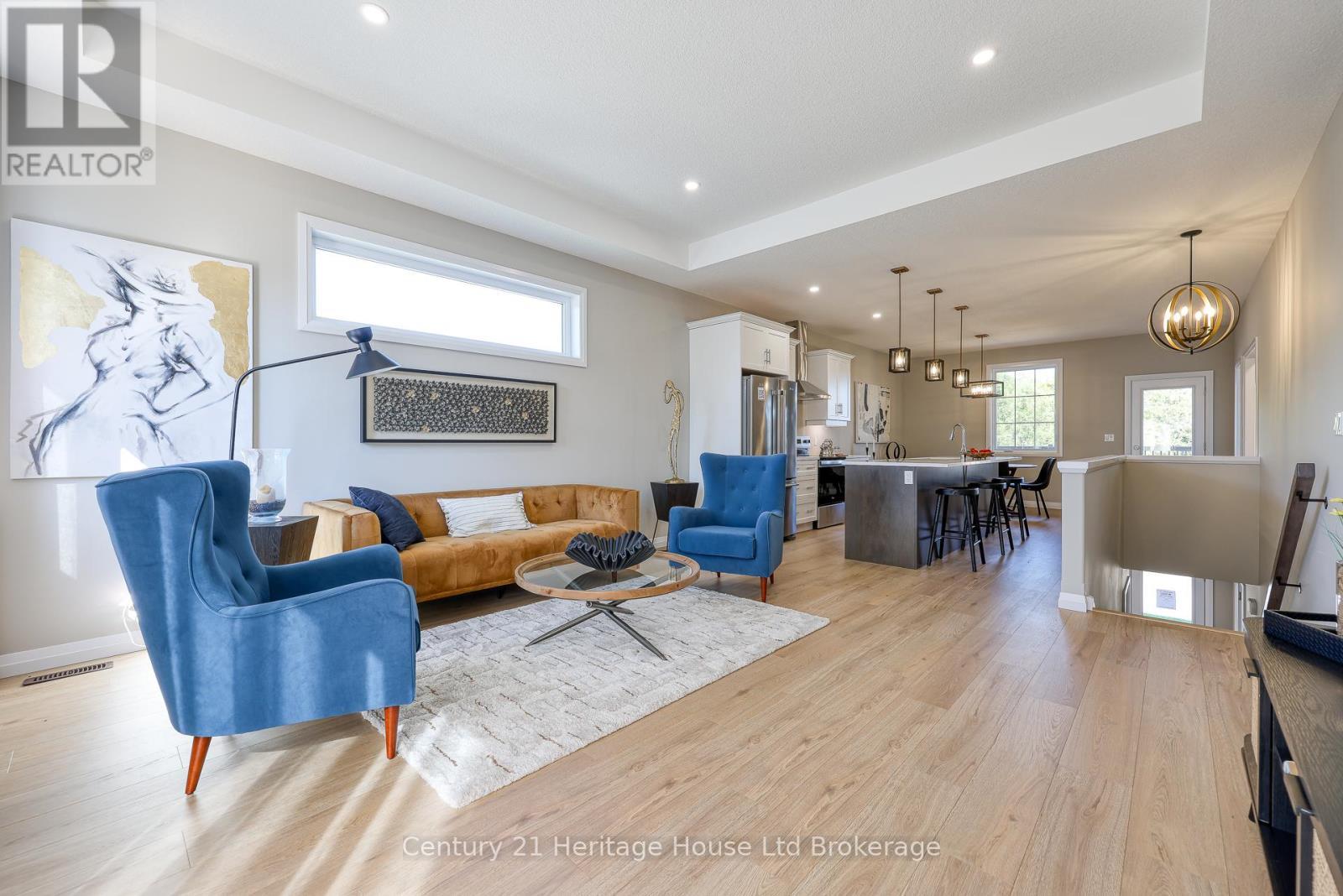 14 - 19 Anderson Street, Woodstock (Woodstock - South), ON - Indoor Photo Showing Living Room
