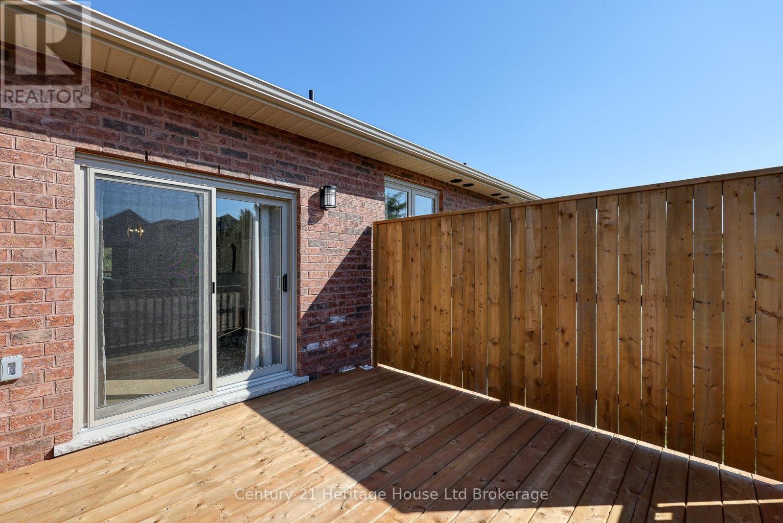 14 - 19 Anderson Street, Woodstock (Woodstock - South), ON - Outdoor With Deck Patio Veranda With Exterior