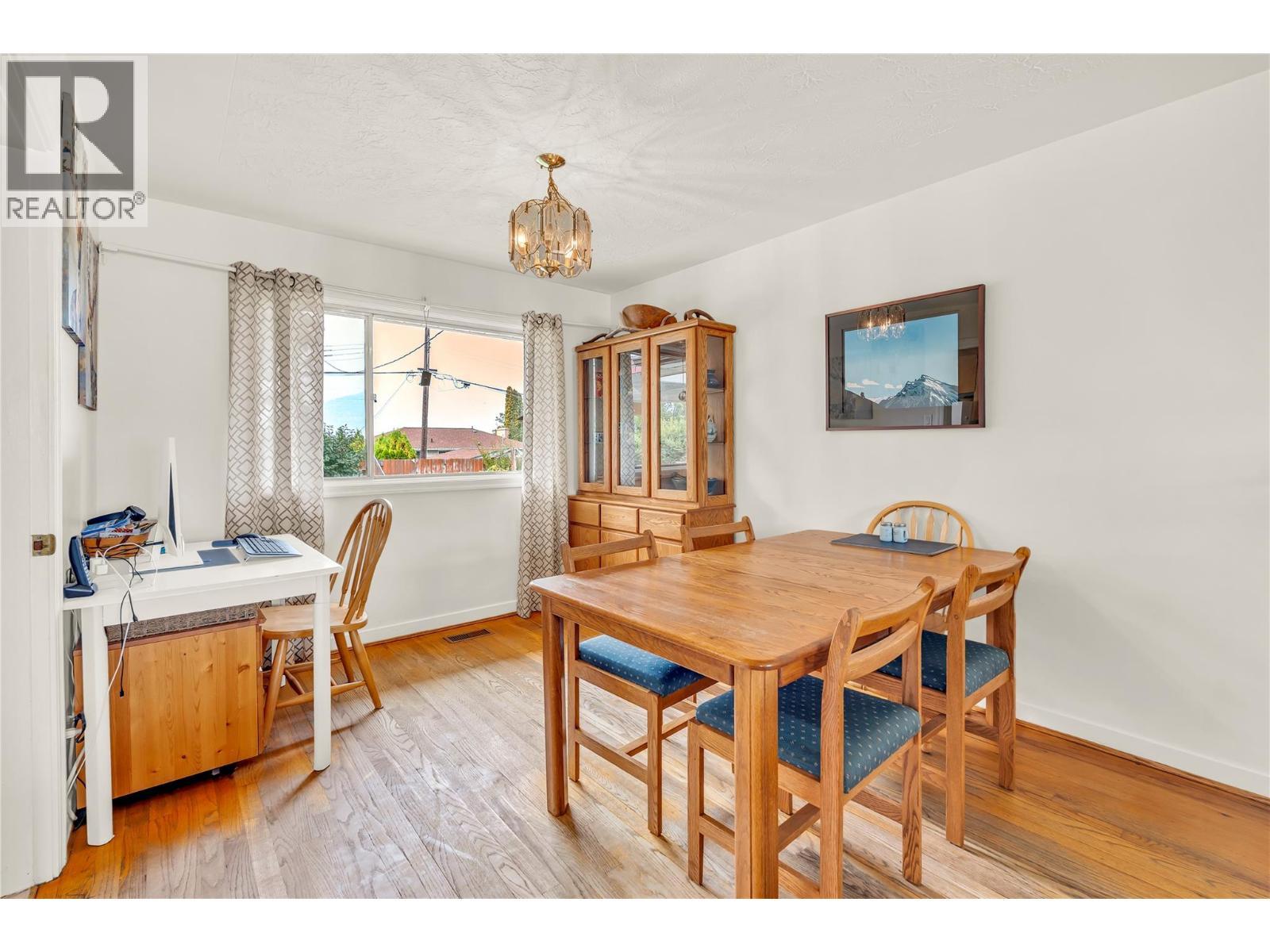 1467 Manitoba Street, Penticton, BC - Indoor Photo Showing Dining Room