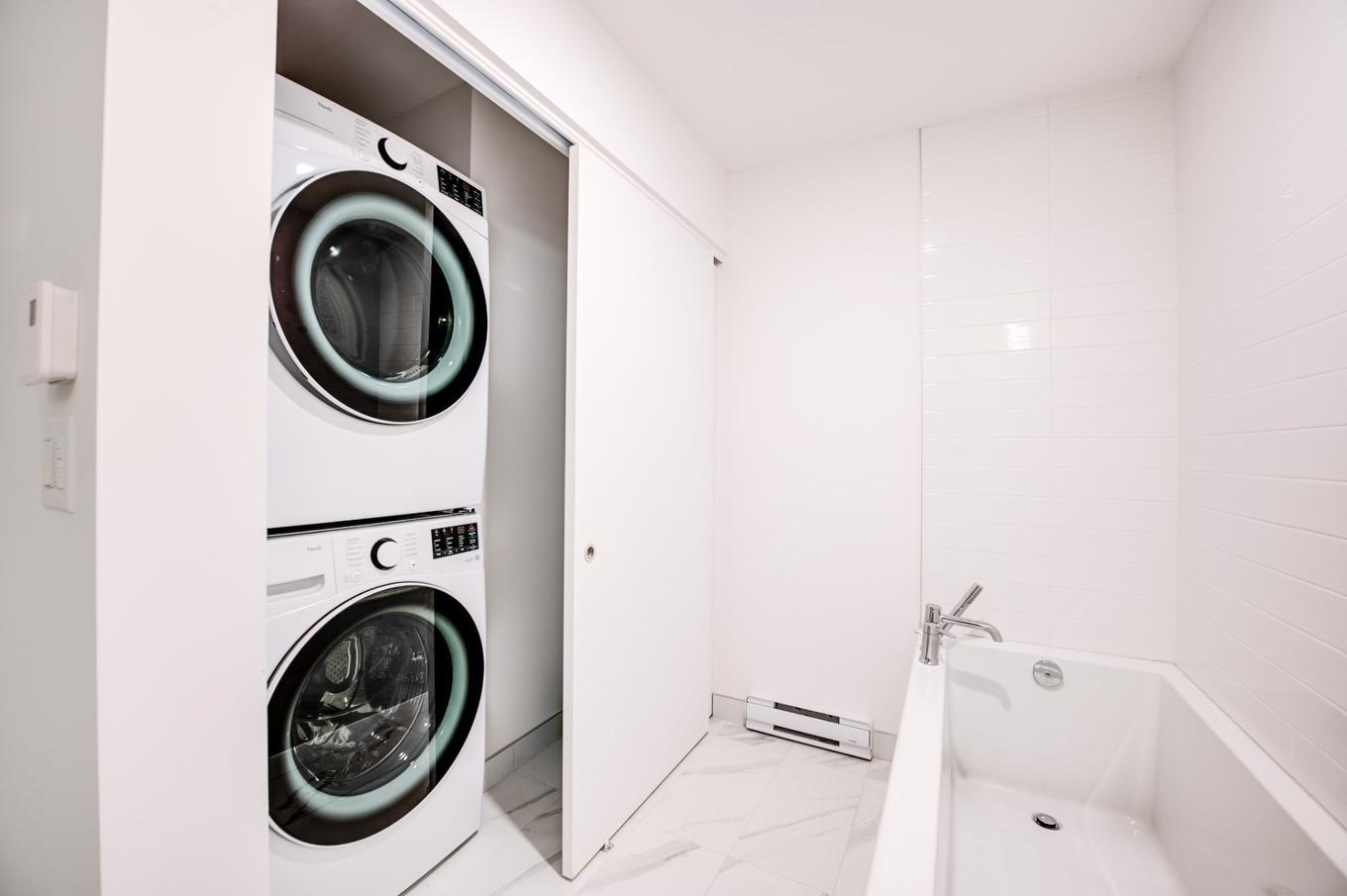 Bathroom - 315-3155 Av. Parkville, Montréal (Mercier/Hochelaga-Maisonneuve), QC - Indoor Photo Showing Laundry Room