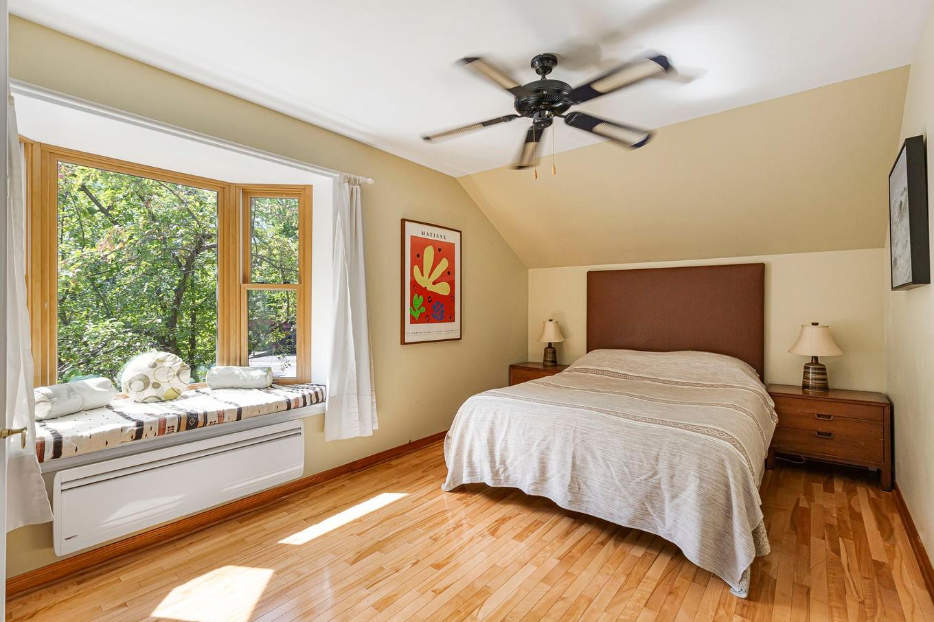 Primary bedroom - 84 Av. Dobie, Mont-Royal, QC - Indoor Photo Showing Bedroom