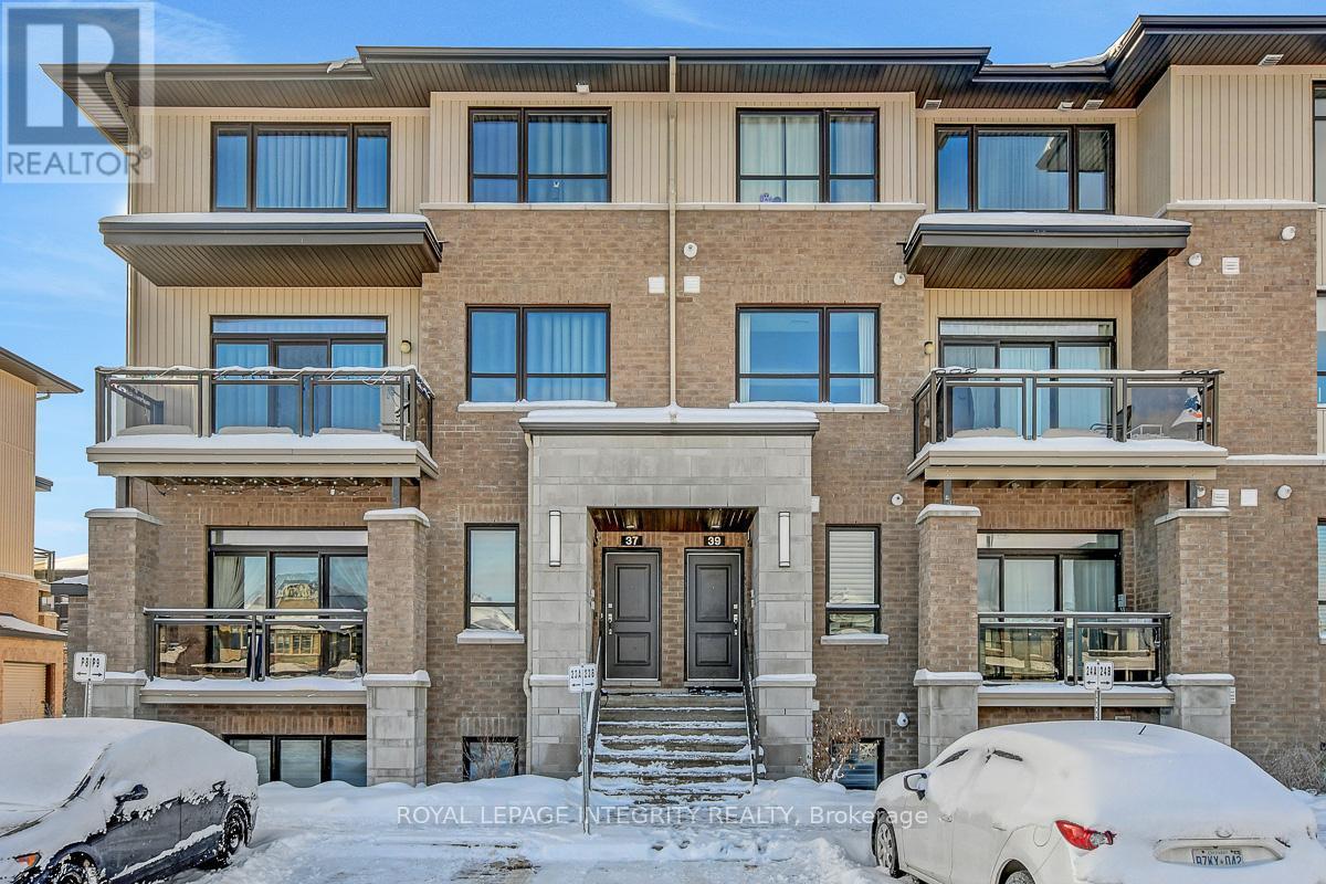 35 Carabiner Private, Ottawa, ON - Outdoor With Facade