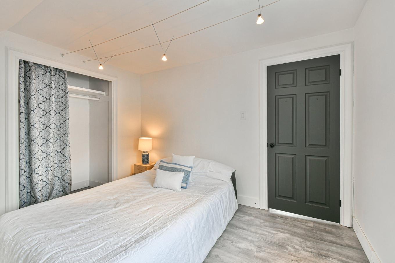 Primary bedroom - 6220 Rue Morin, Val-Morin, QC - Indoor Photo Showing Bedroom