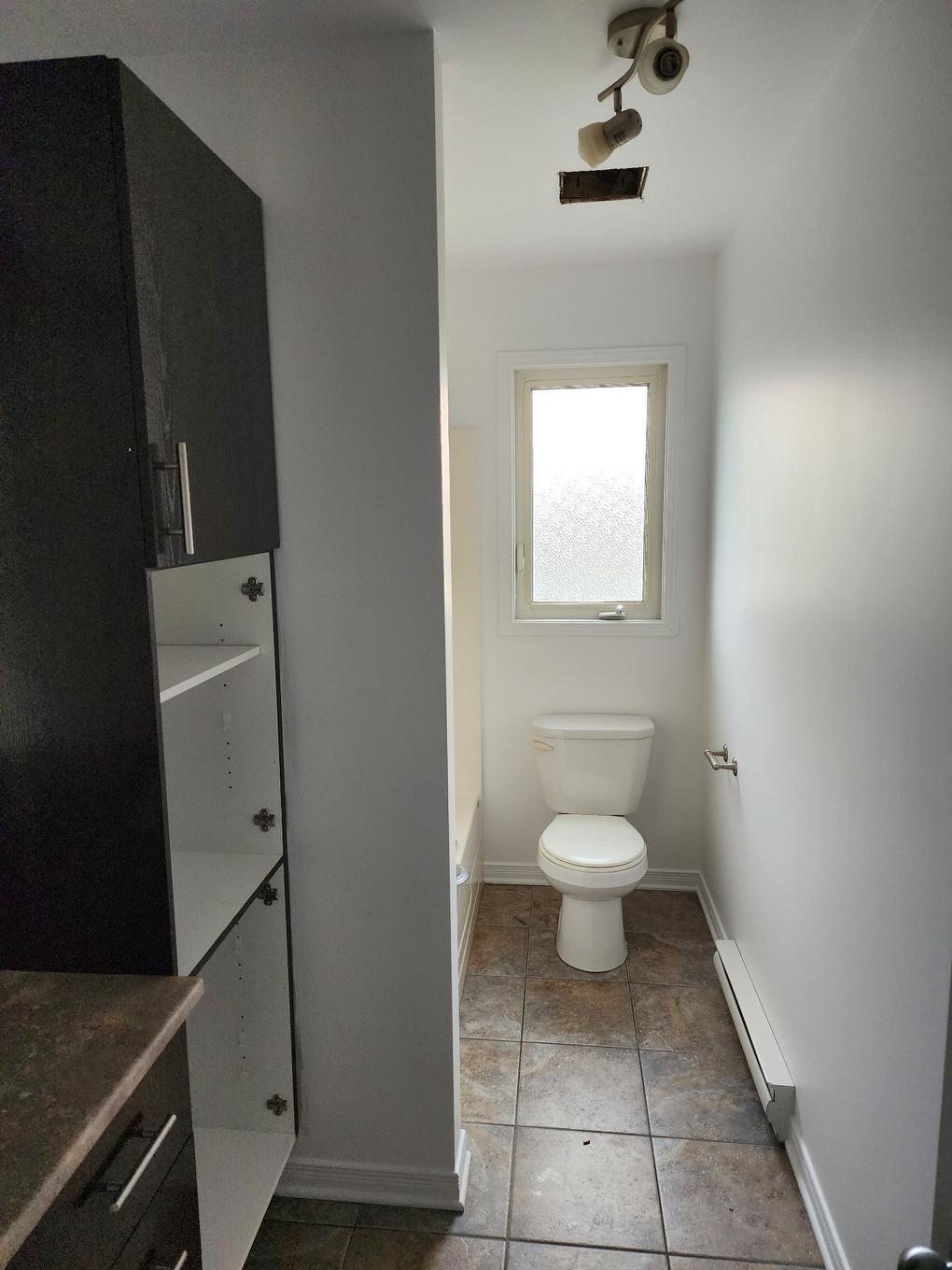 Bathroom - 26 Rue Du Vison, Gatineau (Aylmer), QC - Indoor Photo Showing Bathroom