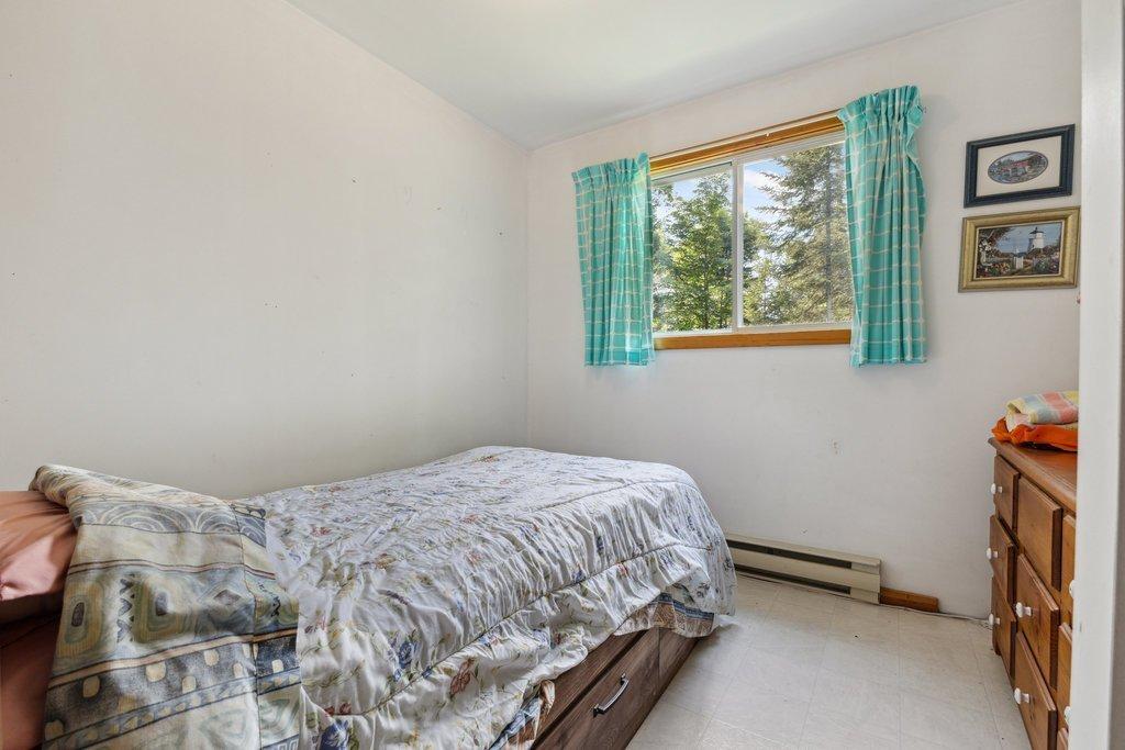 Chambre à coucher - 11 Ch. Lakeview, Alleyn-Et-Cawood, QC - Indoor Photo Showing Bedroom