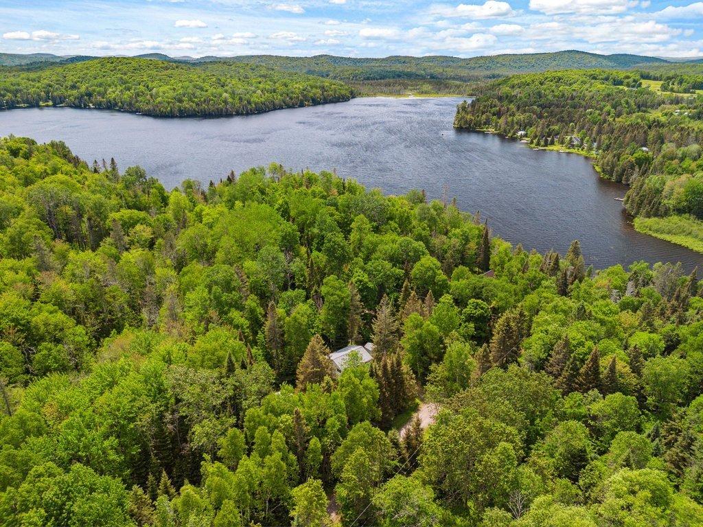 Photo aérienne - 11 Ch. Lakeview, Alleyn-Et-Cawood, QC - Outdoor With Body Of Water With View