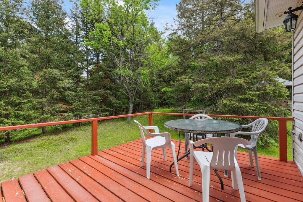 Terrasse - 11 Ch. Lakeview, Alleyn-Et-Cawood, QC - Outdoor With Deck Patio Veranda