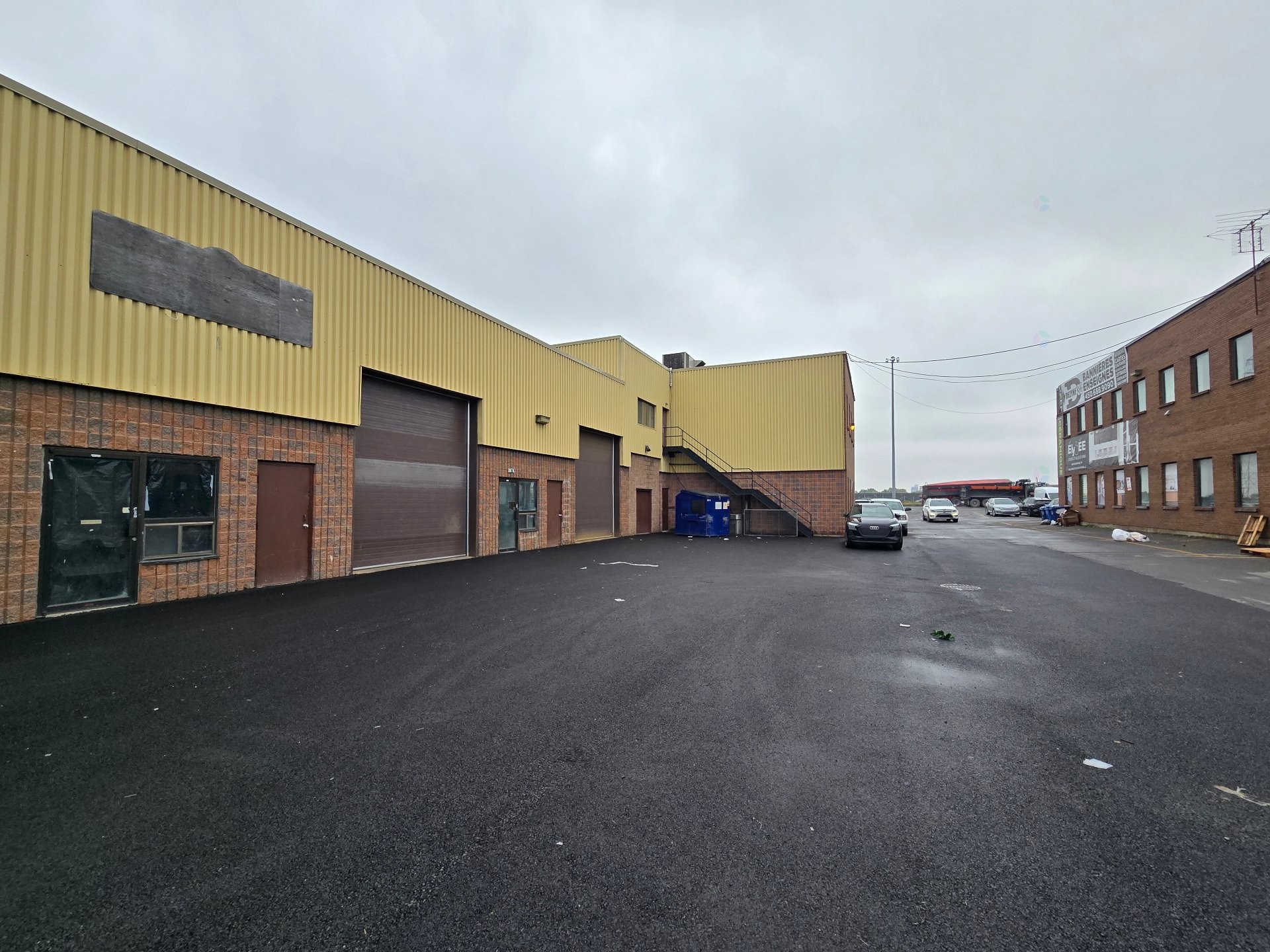 Front of Structure - 1537 Desserte Nord Laval (A-440) O., Laval (Chomedey), QC - Outdoor