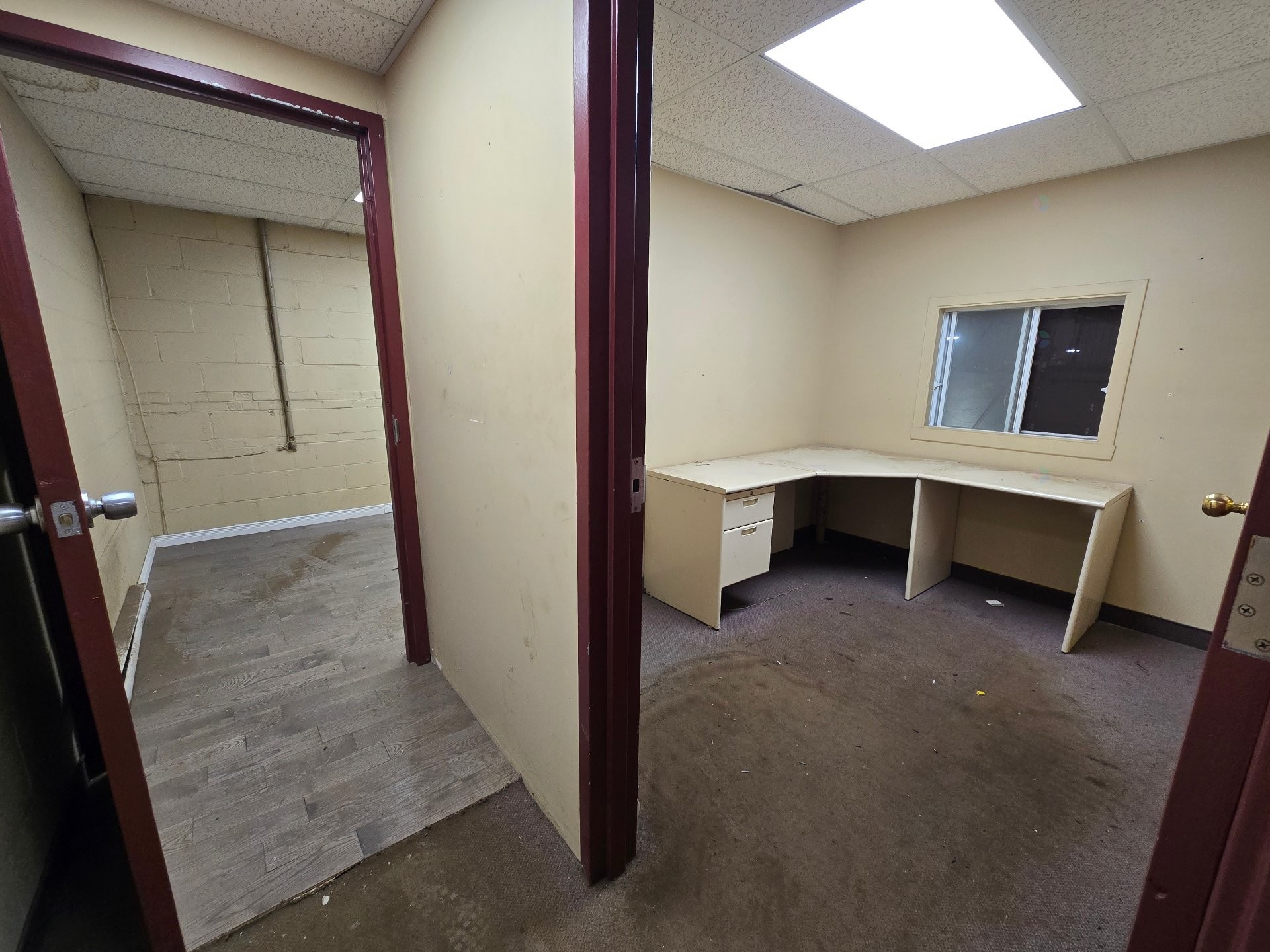 Office - 1537 Desserte Nord Laval (A-440) O., Laval (Chomedey), QC - Indoor