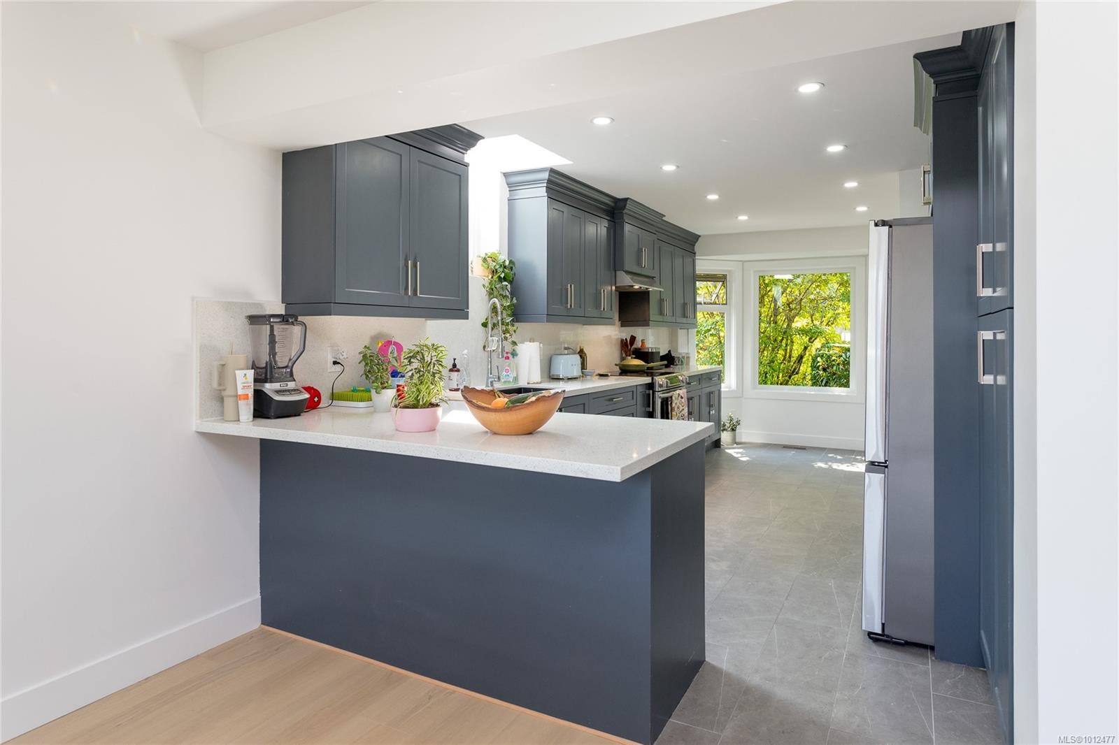 109-2829 Arbutus Rd, Saanich, BC