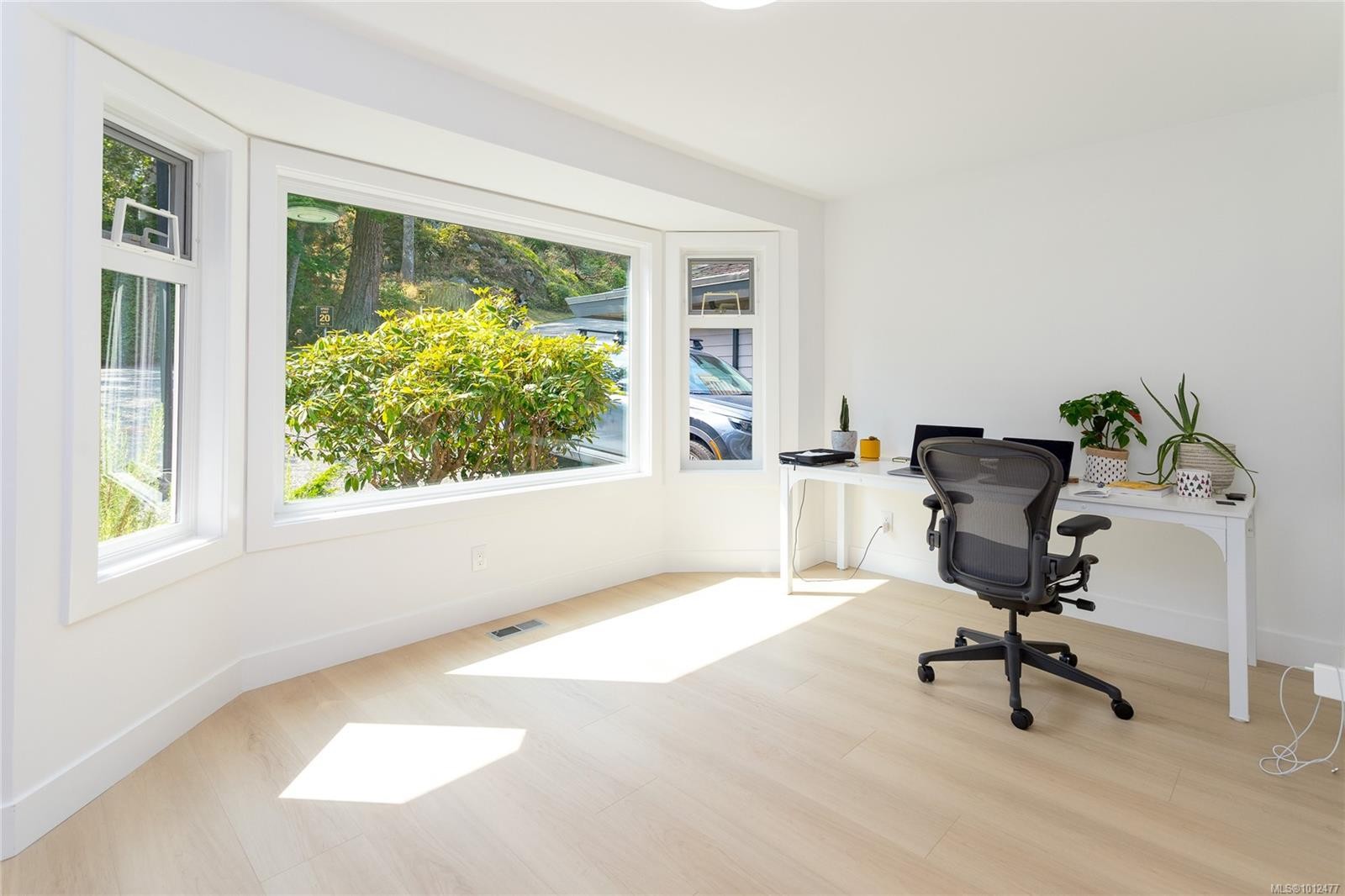 109-2829 Arbutus Rd, Saanich, BC