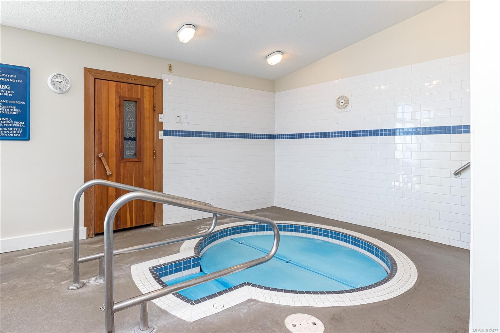 109-2829 Arbutus Rd, Saanich, BC