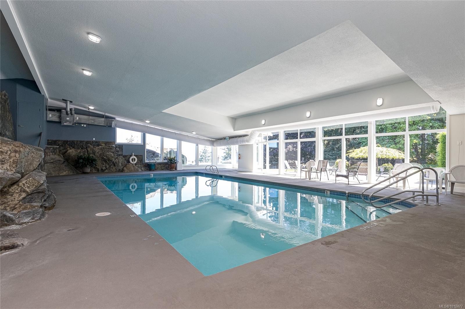 109-2829 Arbutus Rd, Saanich, BC