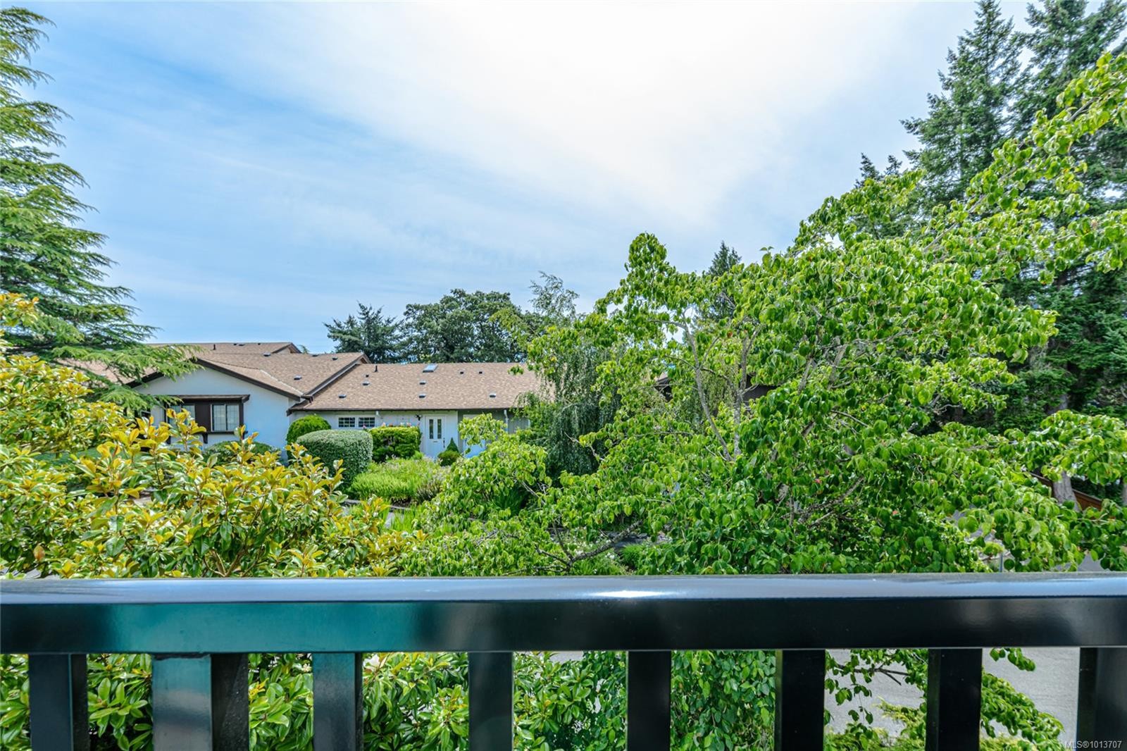 309-280 Island Hwy, View Royal, BC - Outdoor