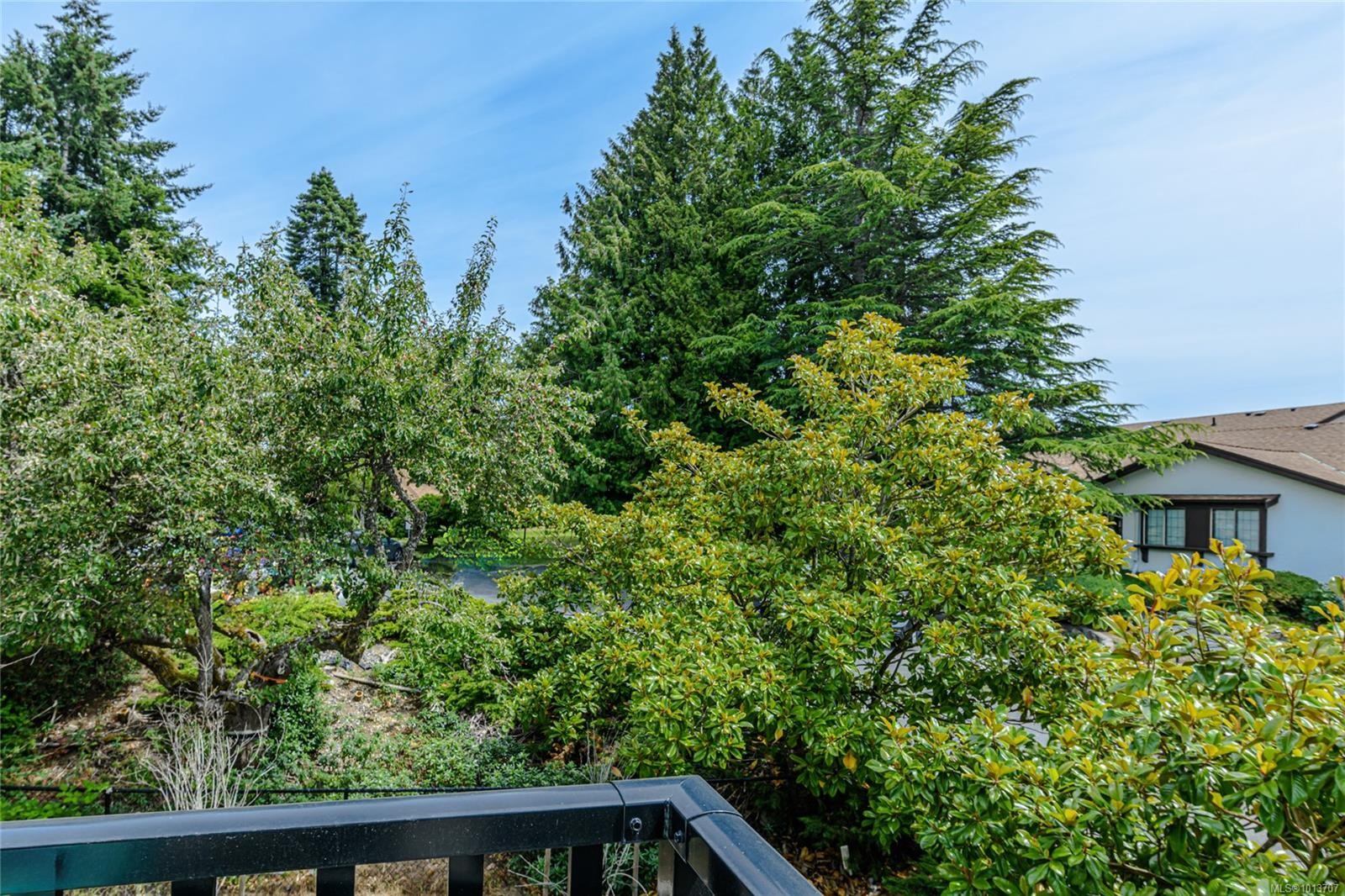 309-280 Island Hwy, View Royal, BC - Outdoor