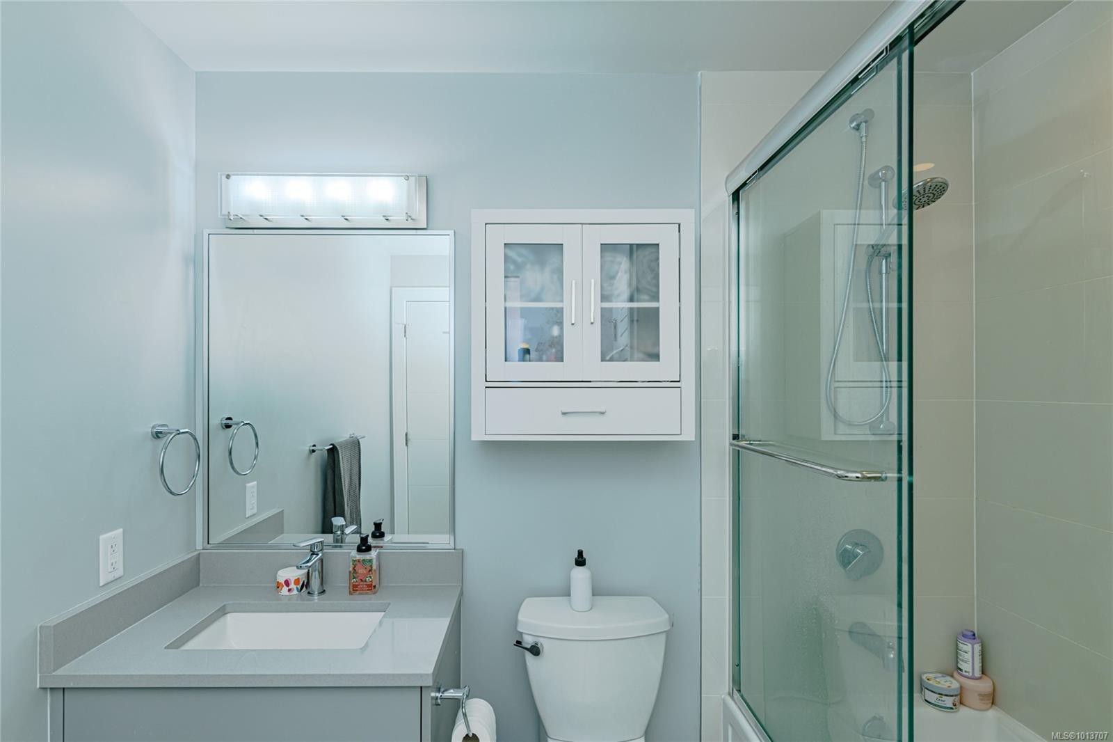 309-280 Island Hwy, View Royal, BC - Indoor Photo Showing Bathroom