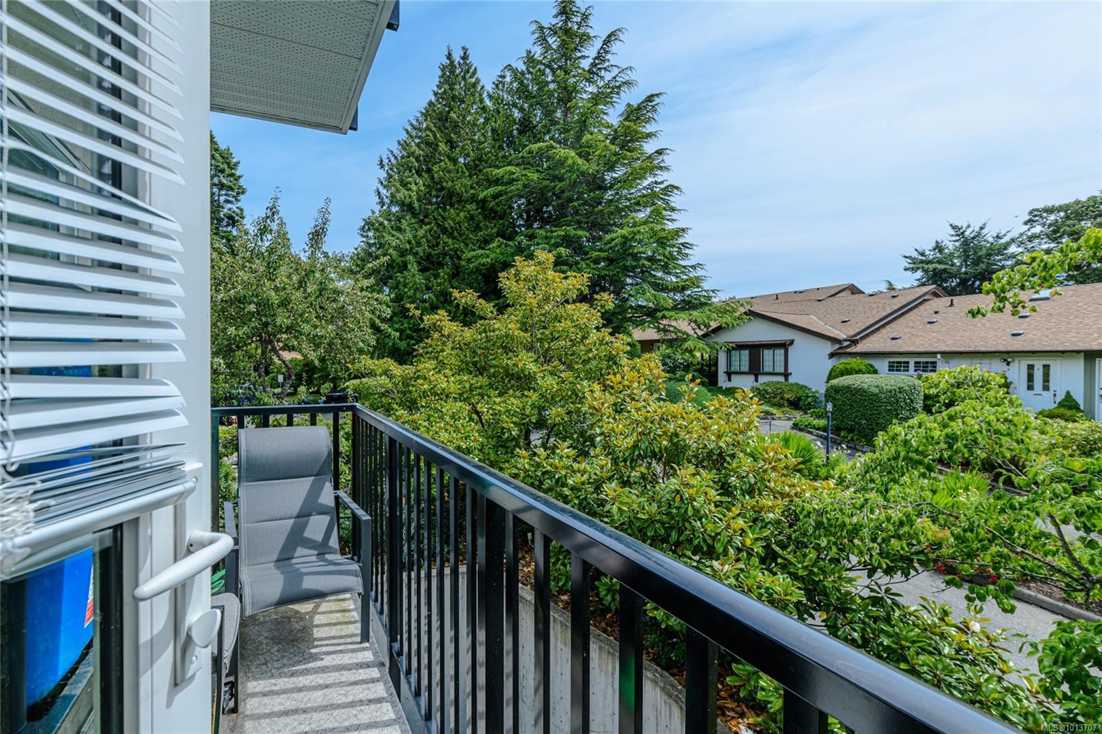 309-280 Island Hwy, View Royal, BC - Outdoor