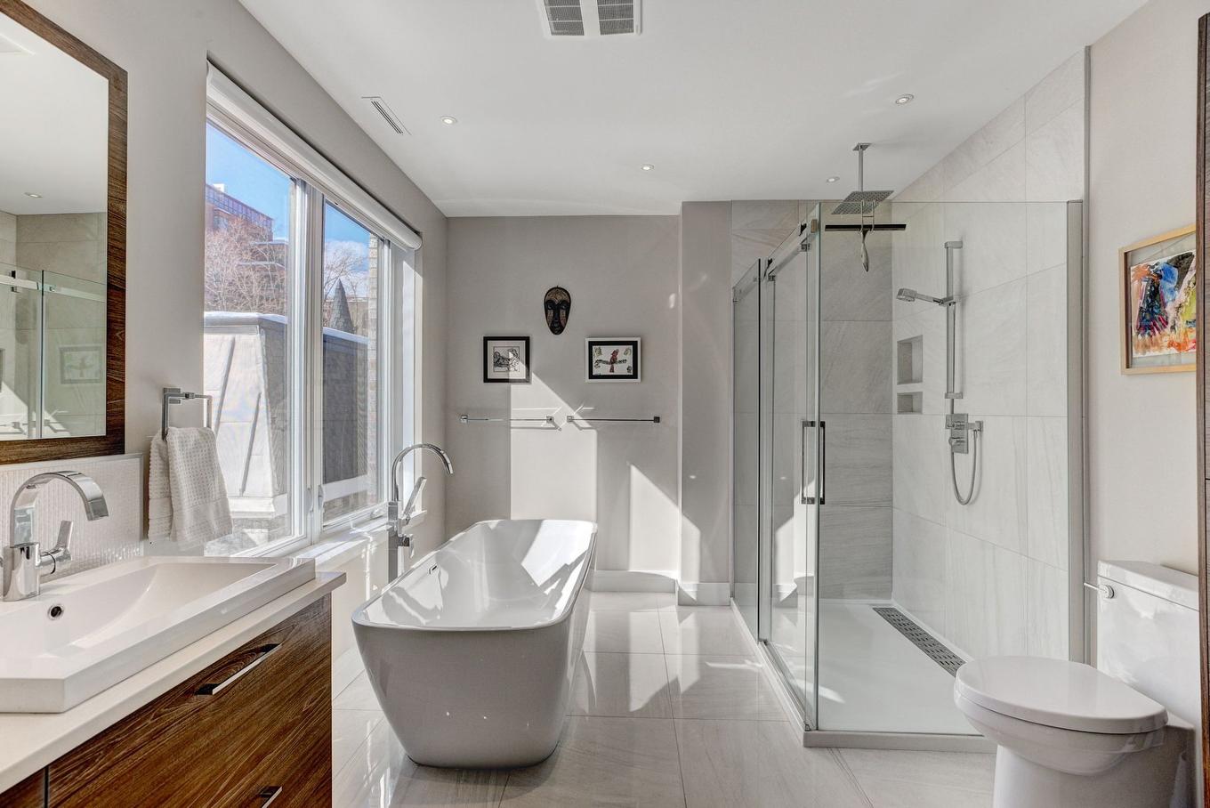 Salle de bains attenante à la CCP - 3492Z Rue Simpson, Montréal (Ville-Marie), QC