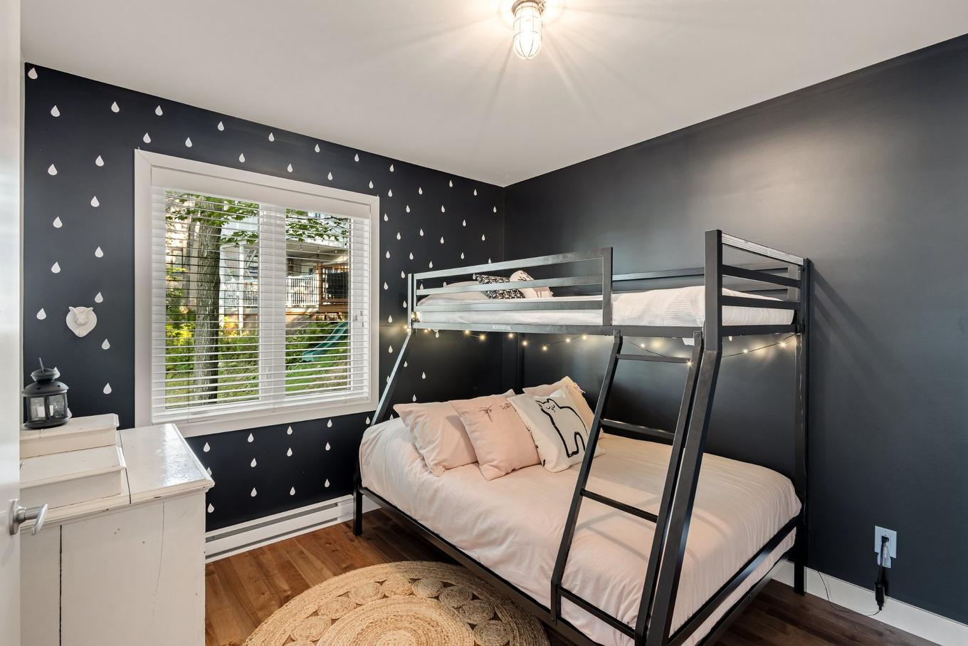 Chambre à coucher - 124 Place De L'Edelweiss, Sutton, QC - Indoor Photo Showing Bedroom