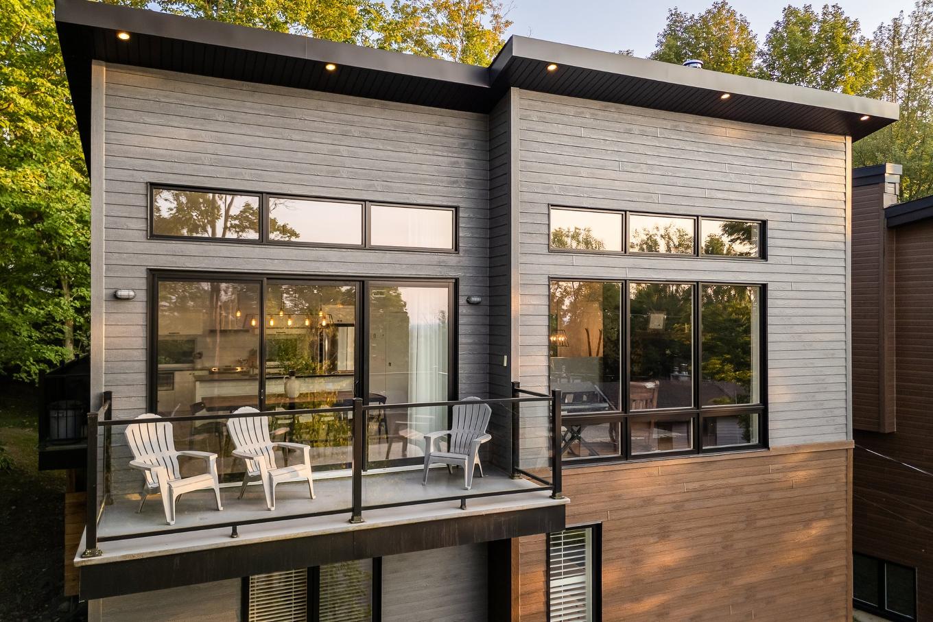 Façade - 124 Place De L'Edelweiss, Sutton, QC - Outdoor With Exterior