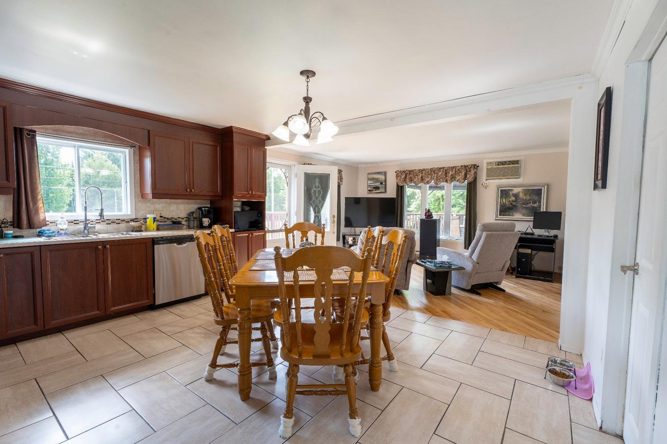 Kitchen - 1011 Route Caya, Wickham, QC - Indoor Photo Showing Dining Room